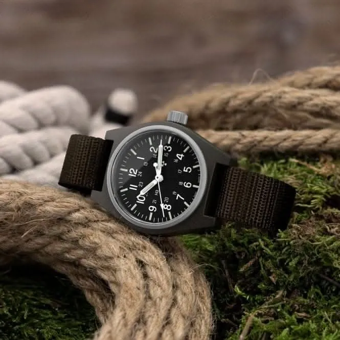 Montre en nylon balistique GPQ (General Purpose Quartz) vert sauge 34mm