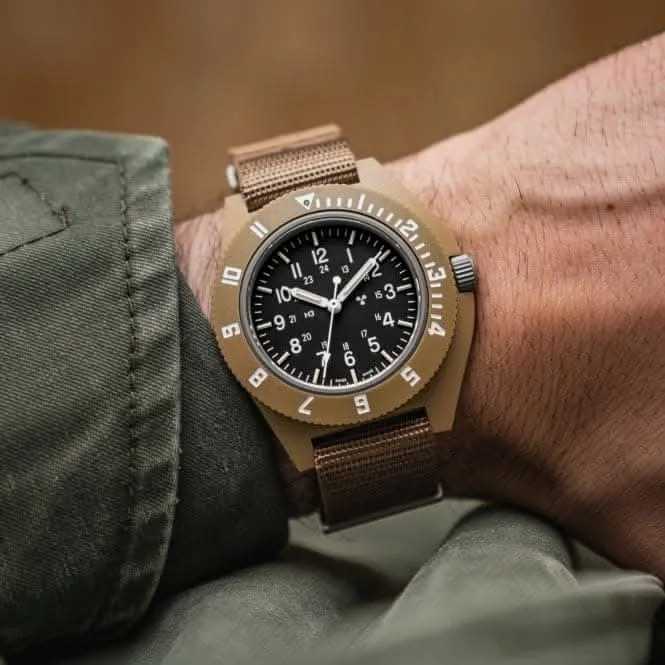 Montre pilote Navigator en nylon DEFSTAN 41mm beige désert