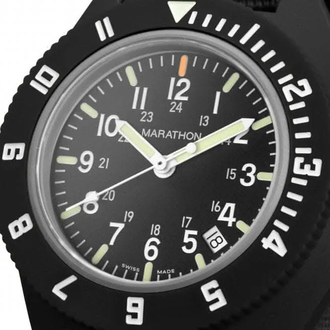 Montre 41mm MaraGlo™ Black Navigator avec date (NAV-DM) en nylon DEFSTAN
