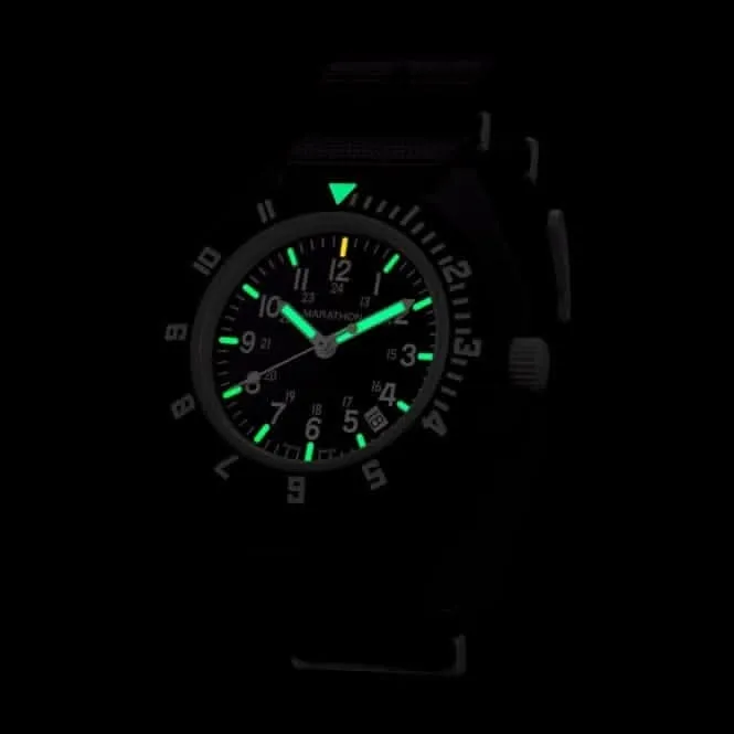 Montre 41mm MaraGlo™ Black Navigator avec date (NAV-DM) en nylon DEFSTAN