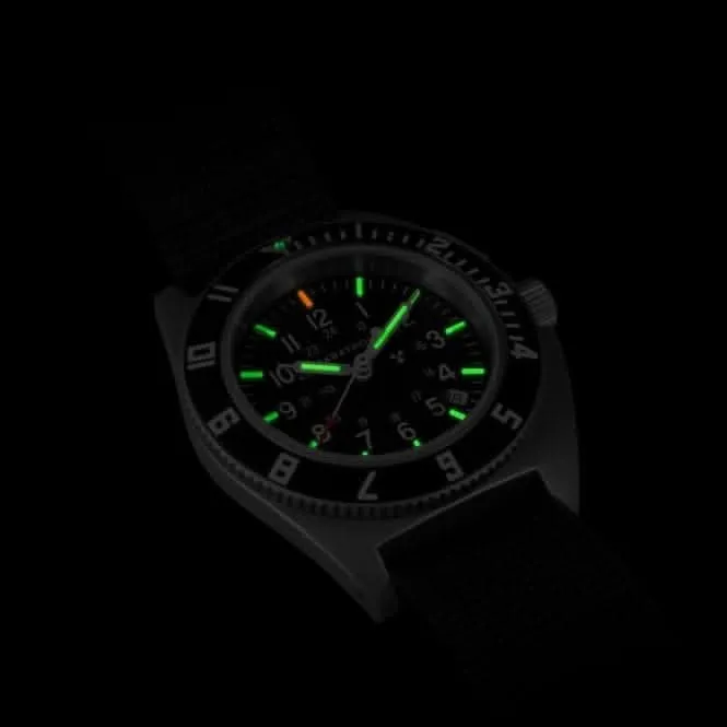 Montre en acier Navigator Date (SSNAV-D) 41mm avec bracelet en nylon balistique