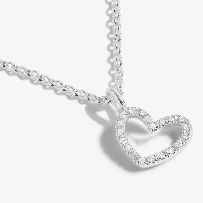 Un petit collier 'Fabulous Forty' 5712 Joma Jewellery