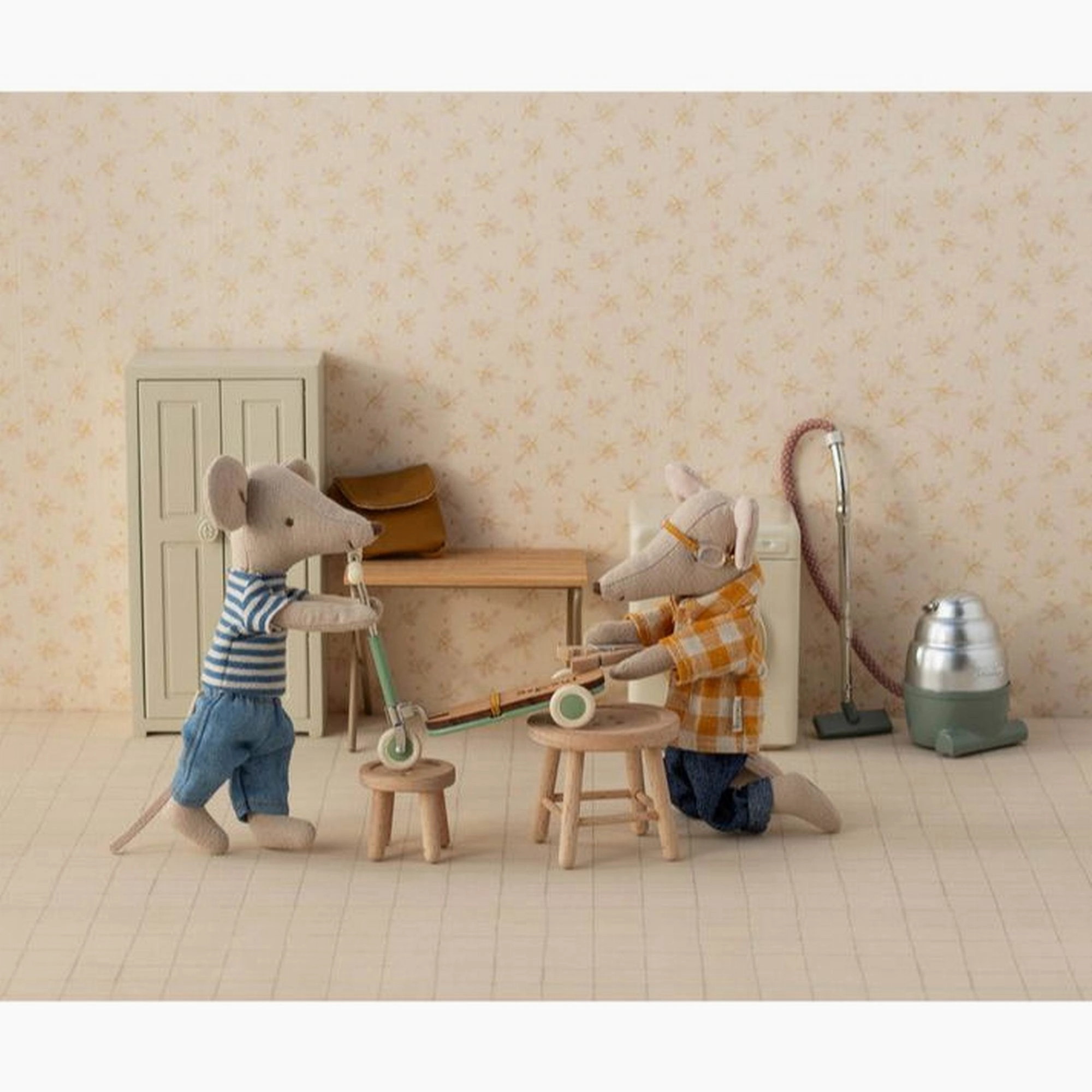 Babykids_Maileg_Toys Maileg Kick Board, Mouse  Mint