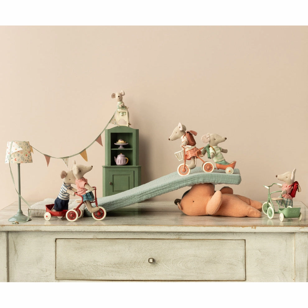 Babykids_Maileg_Toys Maileg Tricycle Mouse, Big Sister - Coral