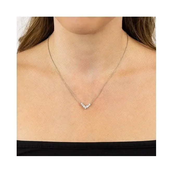 Collier délicat en forme de 'V' et à encolure ronde N4470 - Diamonfire Jewellery