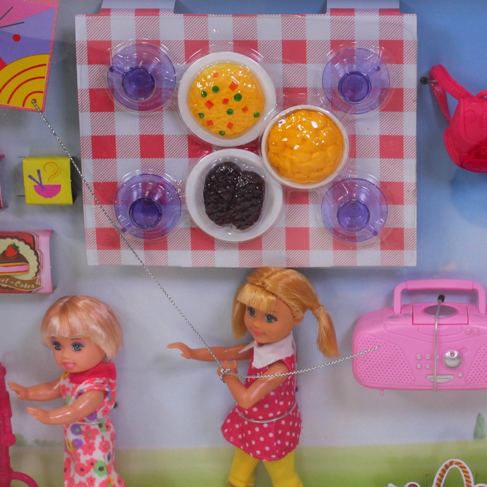 Defa Lucy Play Set "Happy Family"  4 Dolls with Picnic Accessories