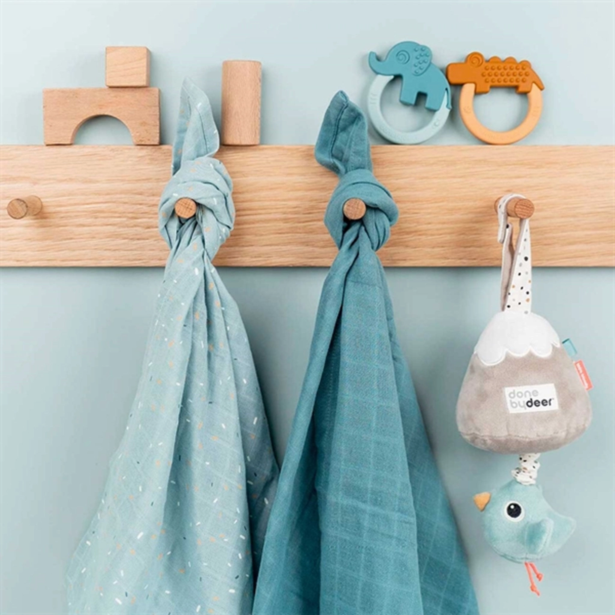 Done by Deer Musical Toy Birdy Colour Mix