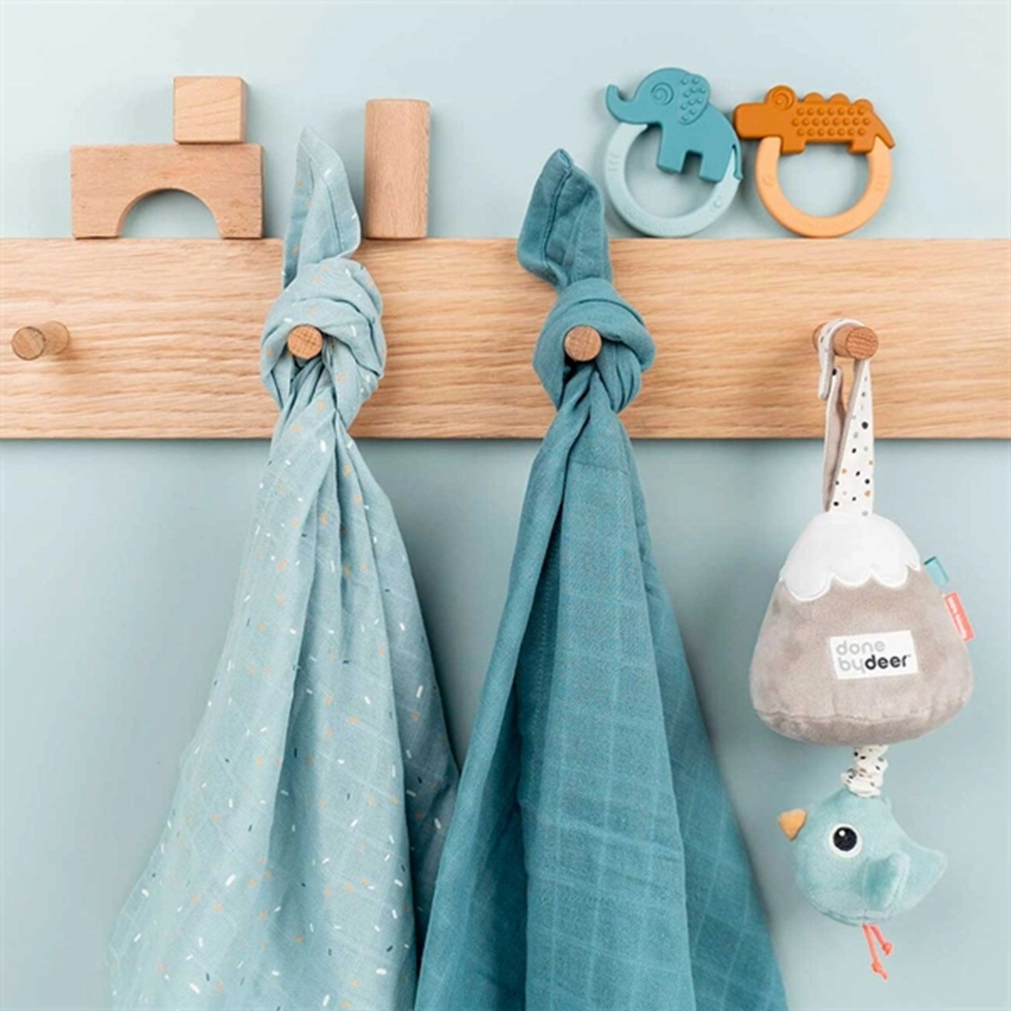 Done by Deer Musical Toy Birdy Colour Mix