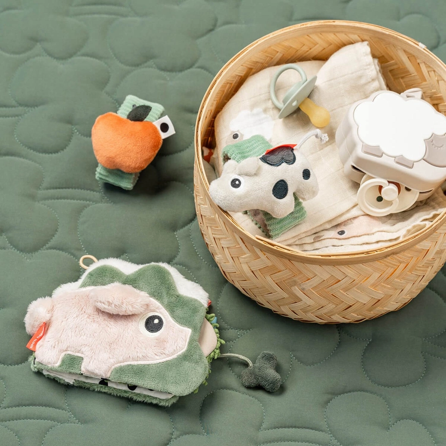 DonebyDeer Green Wrist Rattle Set 2 pcs. Dotti