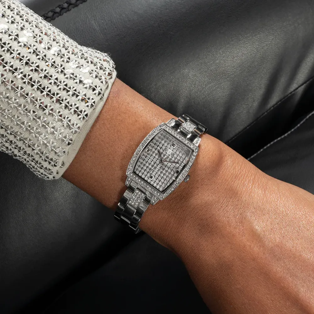 Montres Jewelry Guess Guess Analog Cadran Argenté Bracelet en Acier Inoxydable Montre Femme GW0611L1