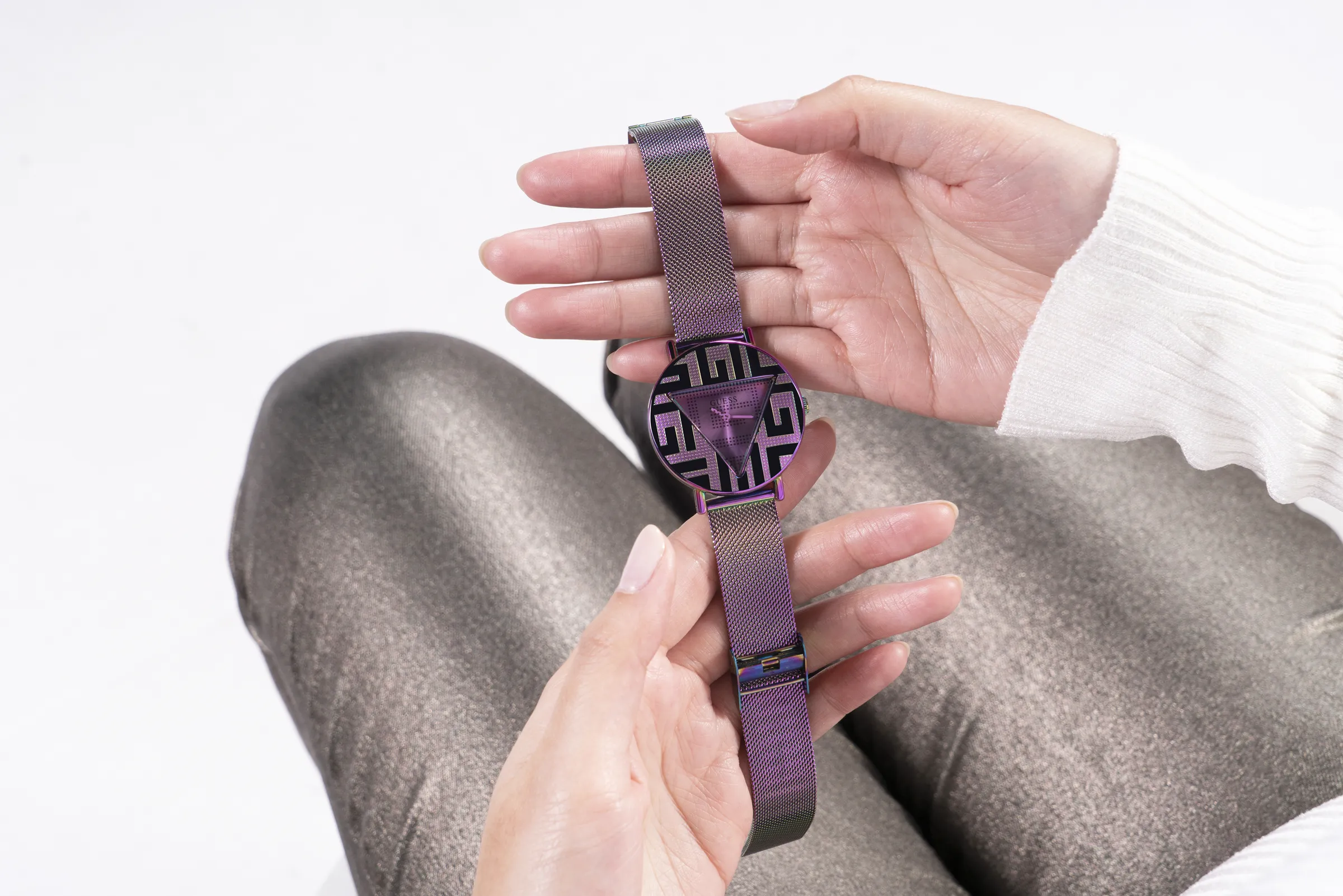 Montres Jewelry Guess Guess - Montre pour femme emblématique iridescente violette - GW0479L1 - 785659