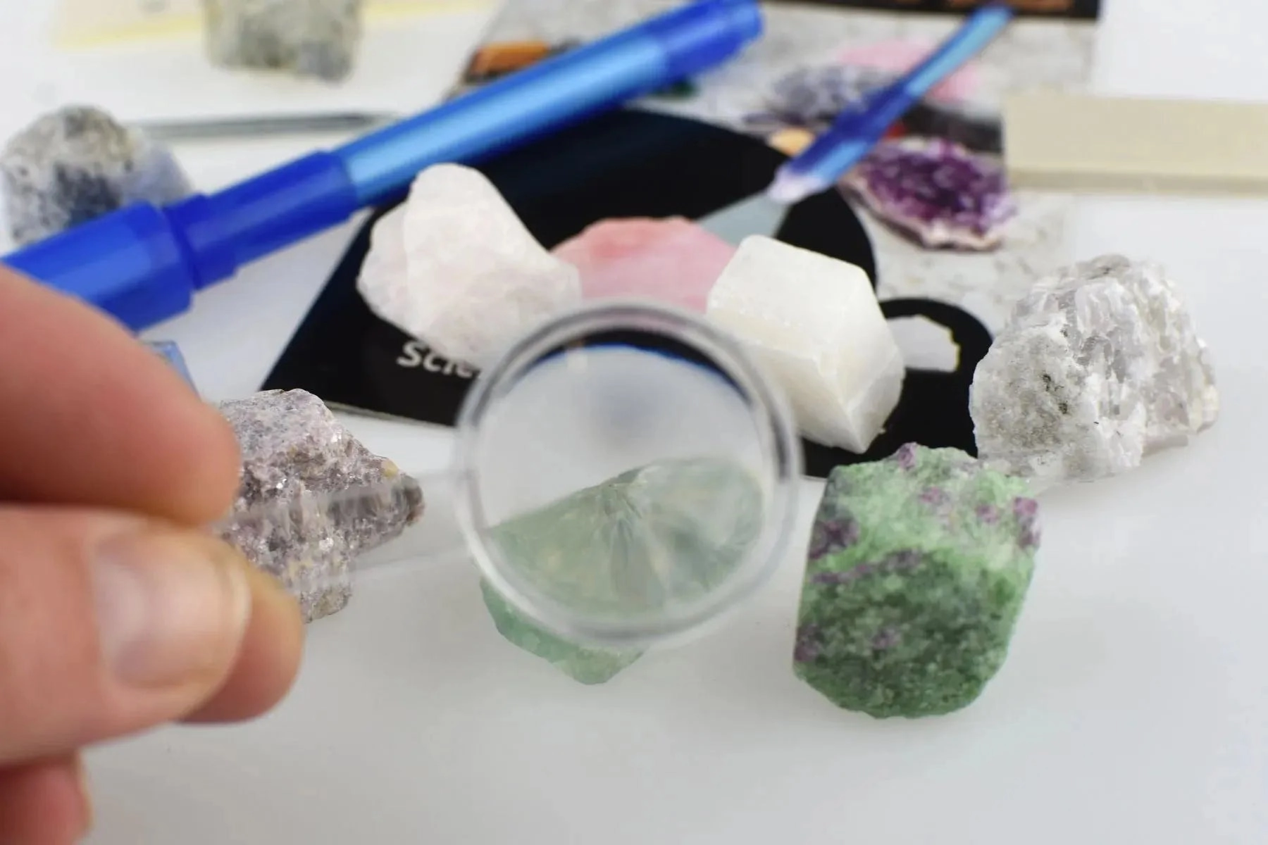 Kaper Kidz Toys Deluxe Fluorescent Rocks Science Kit