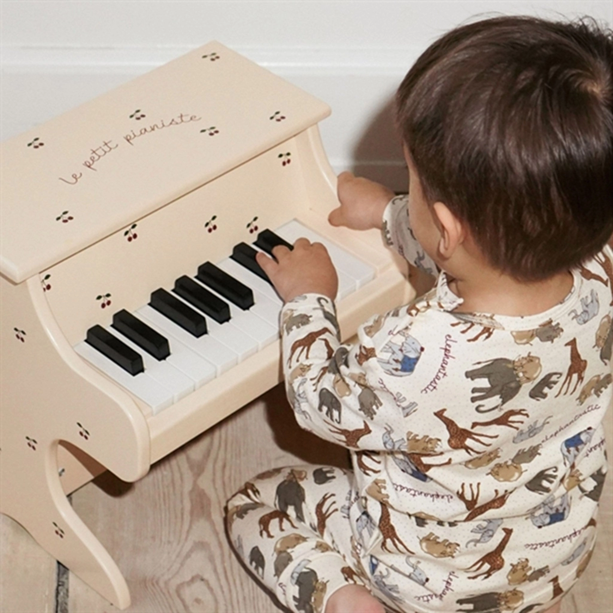 Konges Sljd Cherry Piano