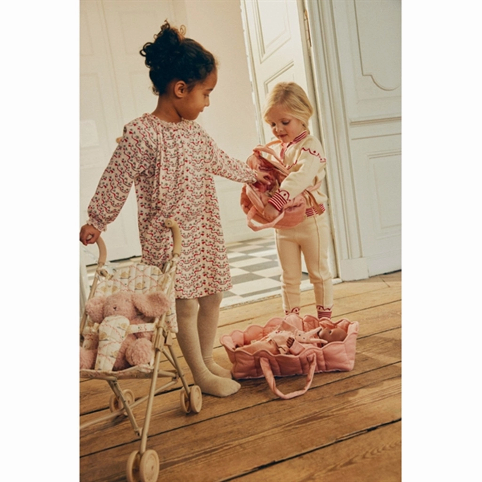 Konges Sljd Doll Stroller Swan