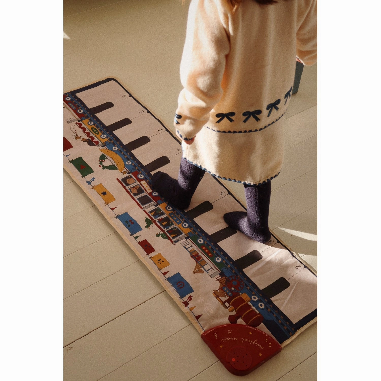 Konges Sljd Multi Floor Piano