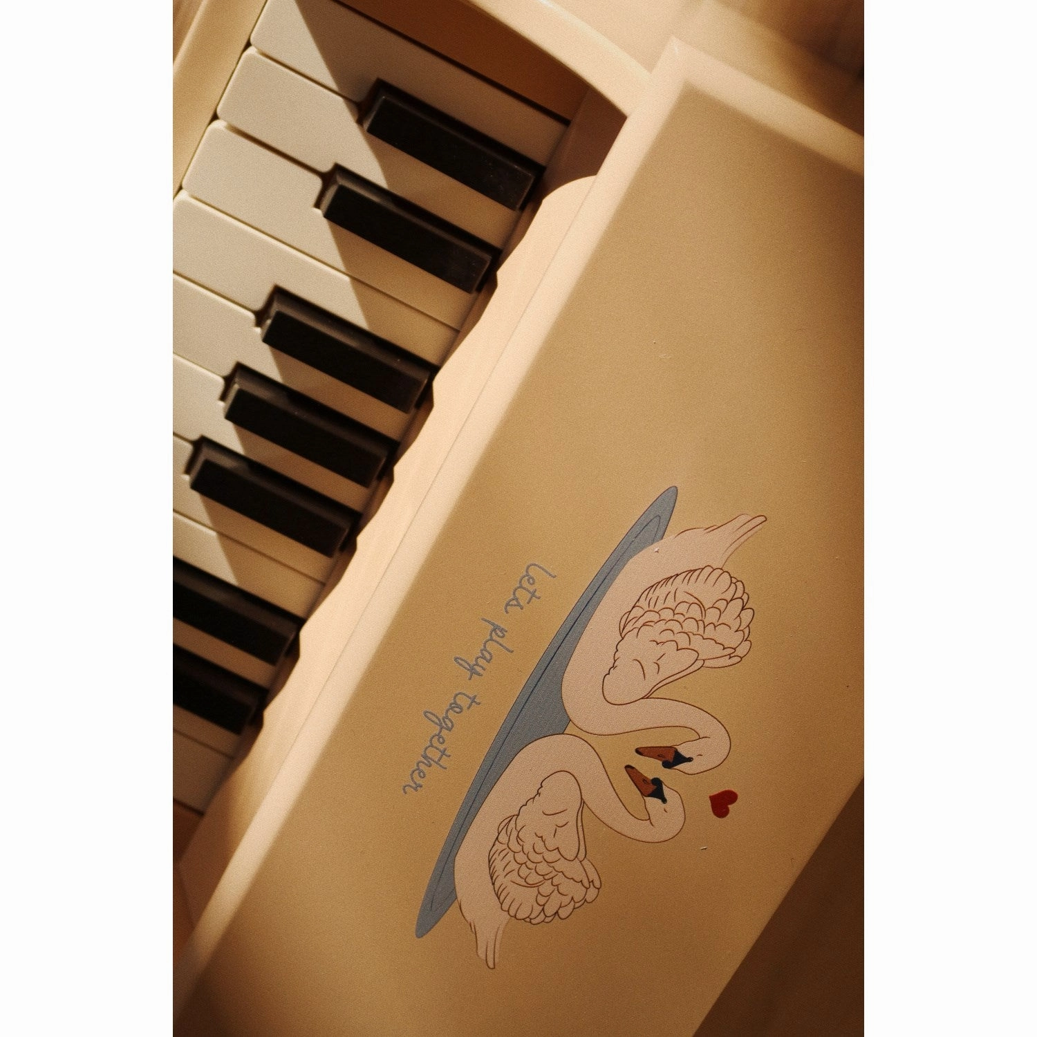 Konges Sljd Swan Piano Fsc