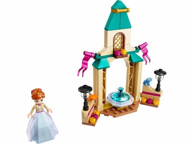 LEGO 43198 Disney Annas Castle Courtyard