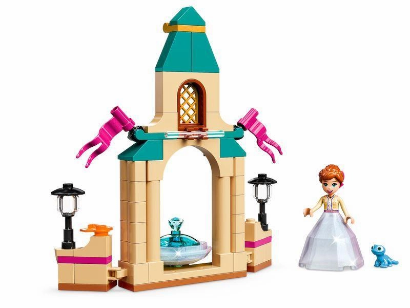 LEGO 43198 Disney Annas Castle Courtyard