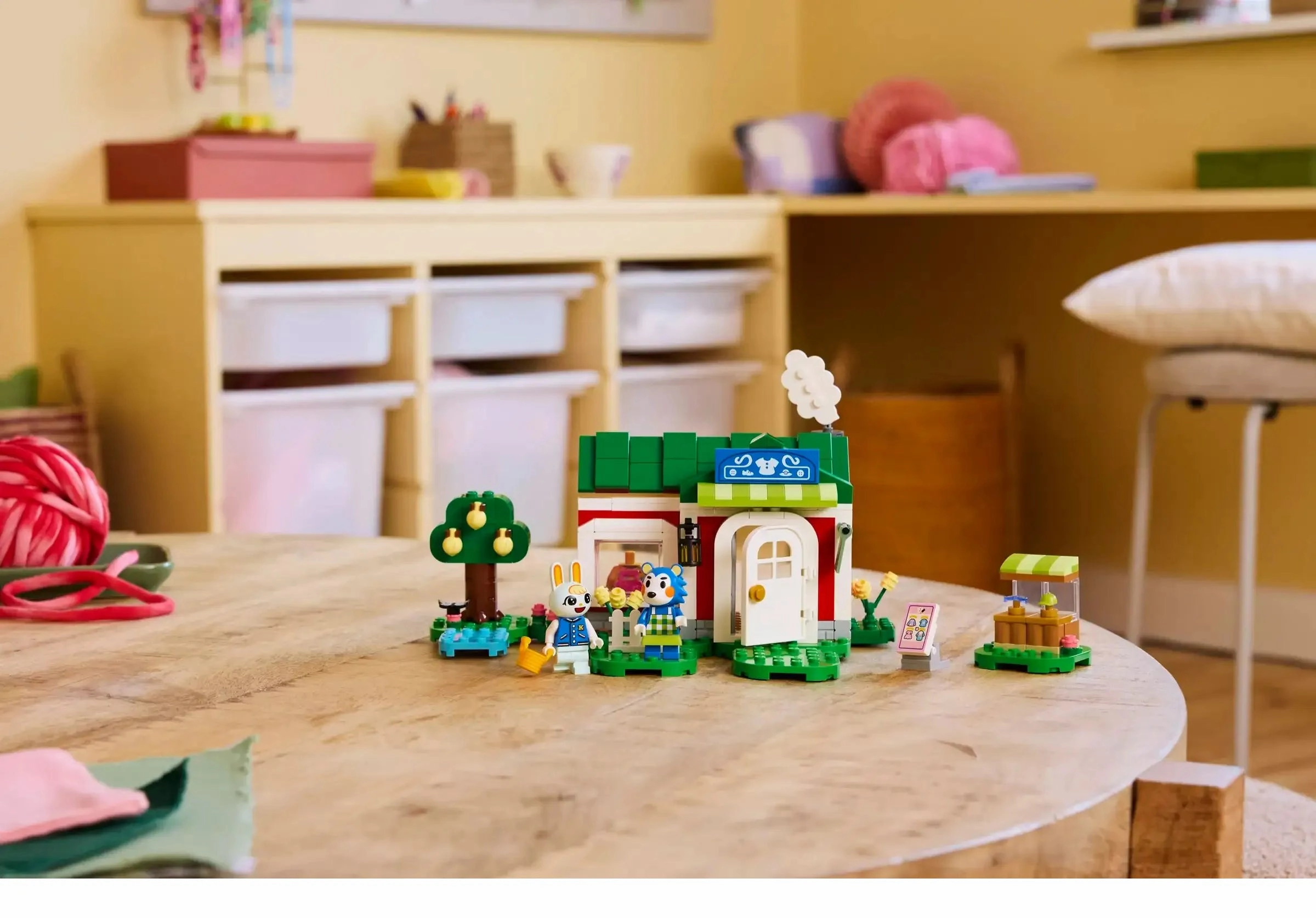 LEGO ANIMAL CROSSING 77055 Able Sisters Clothing Shop