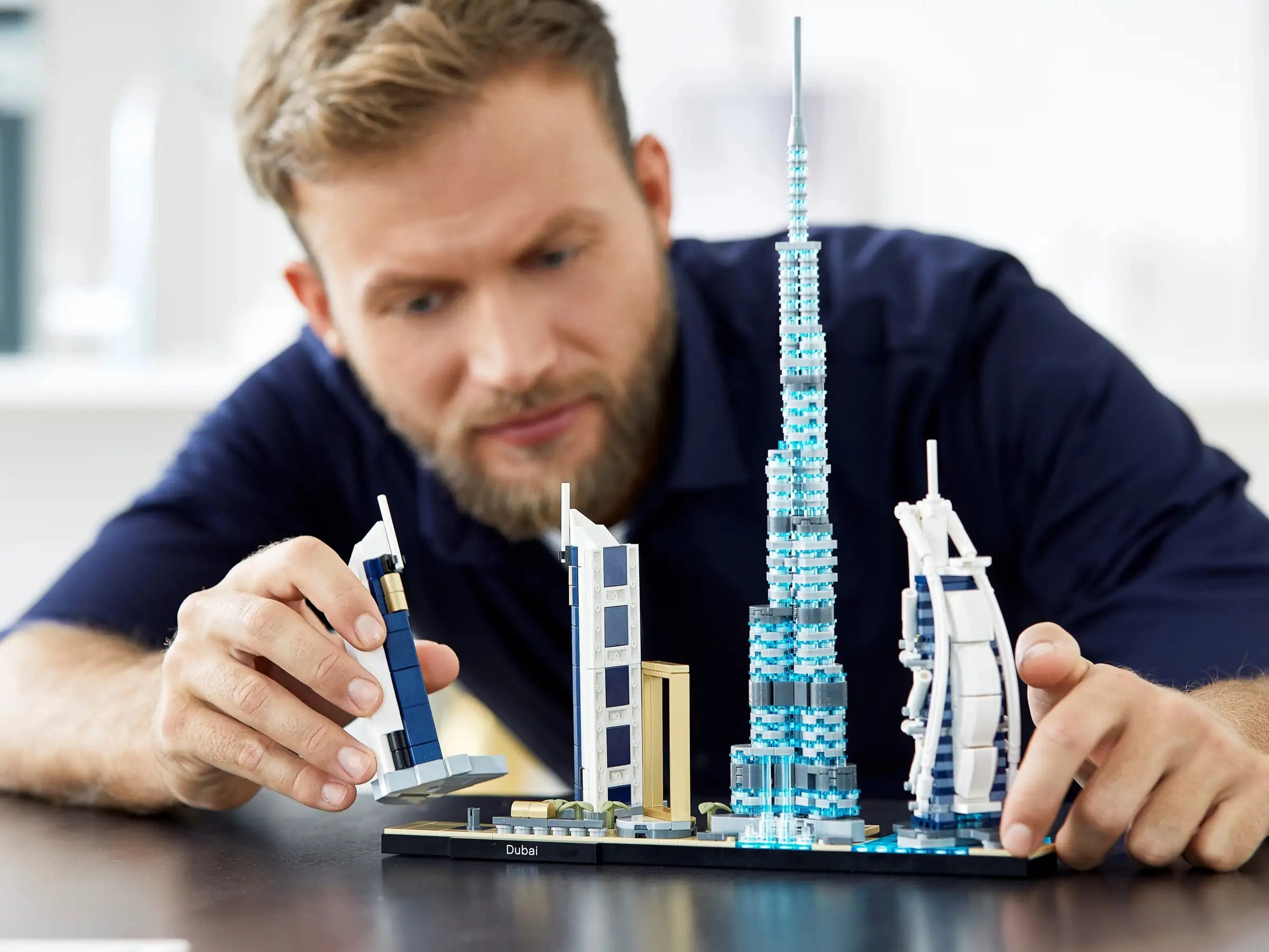 LEGO ARCHITECTURE 21502 Dubai Skyline