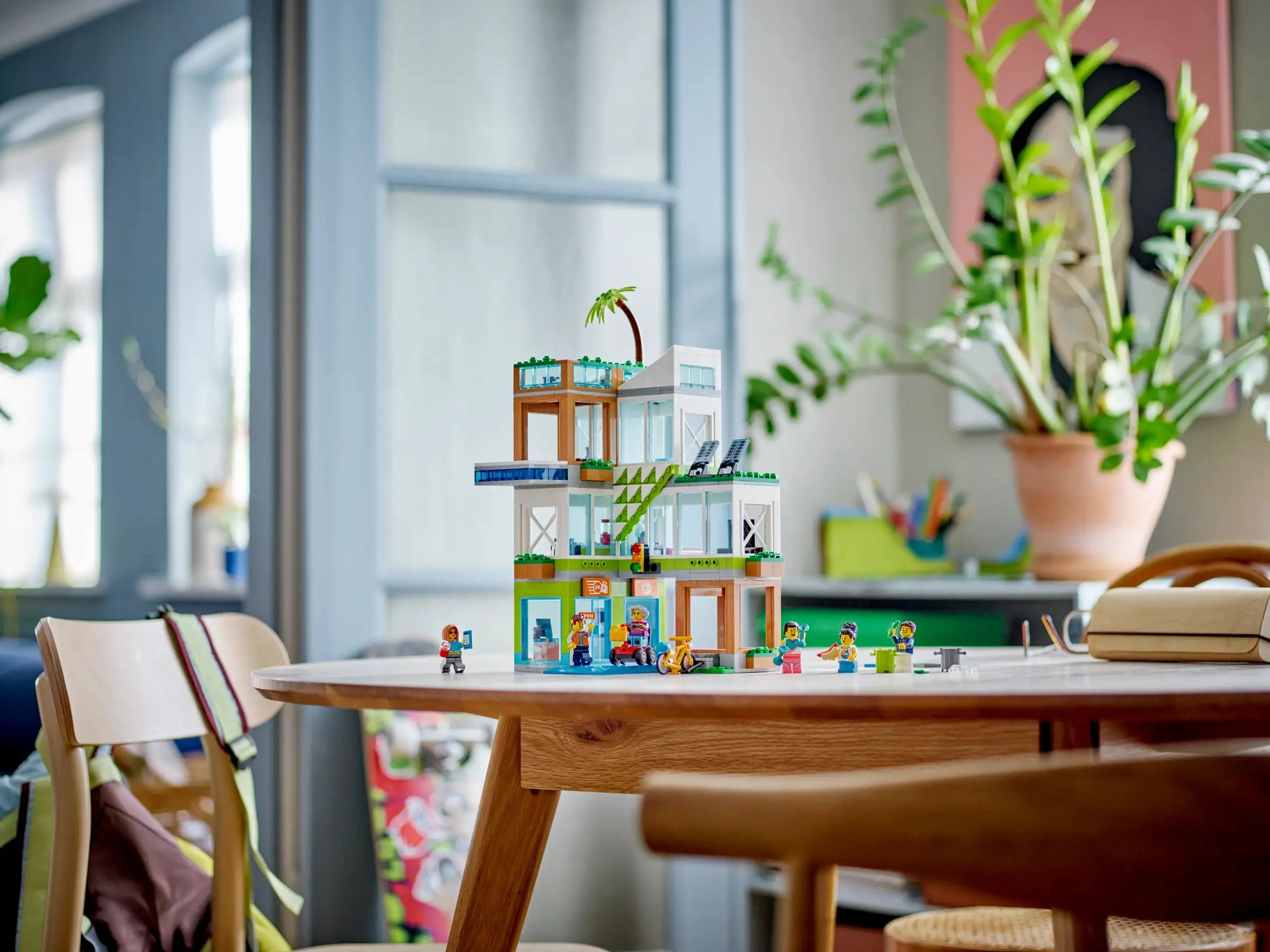 LEGO CITY 60365 Apartment Building