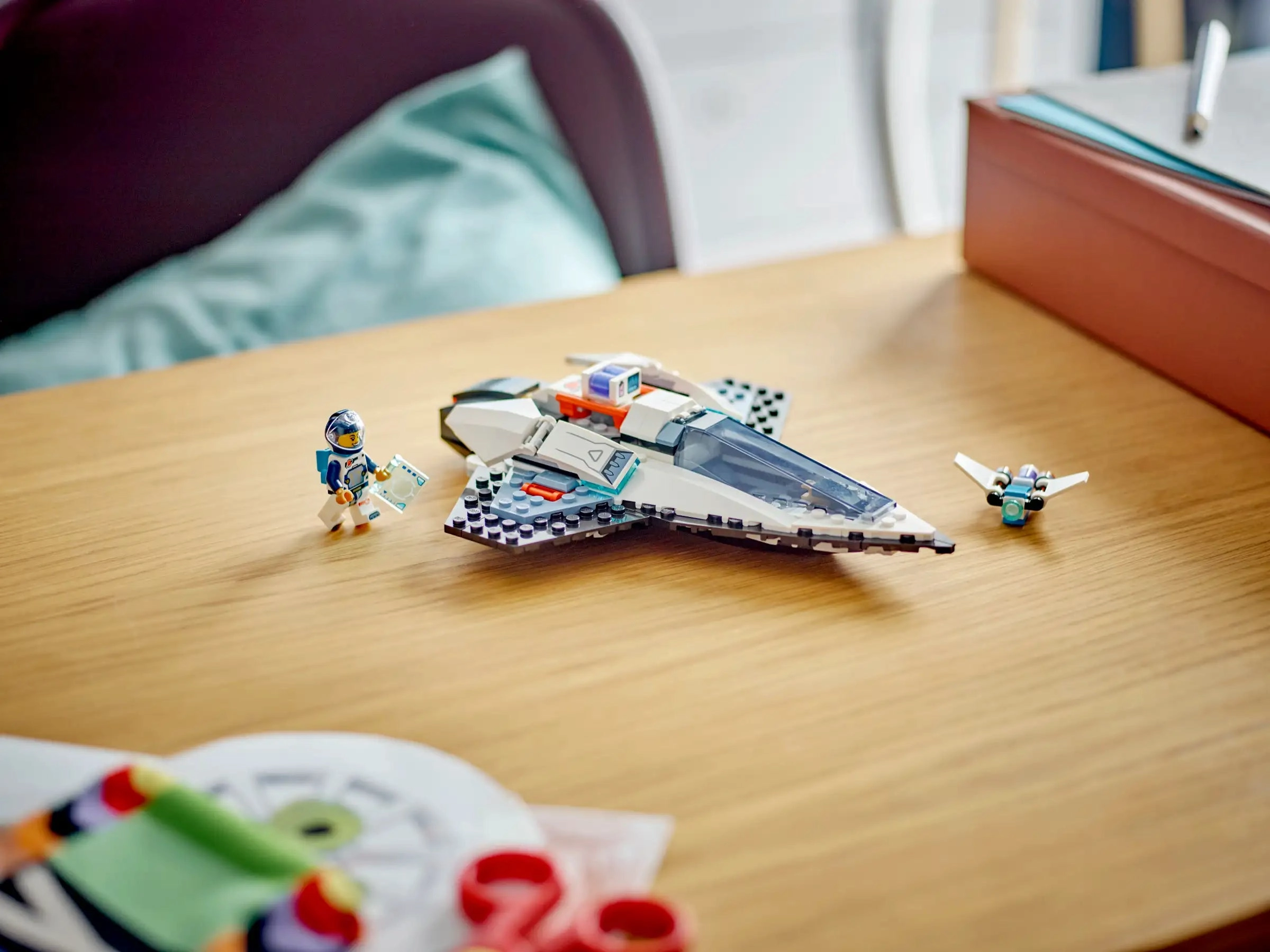 LEGO CITY 60430 Interstellar Spaceship