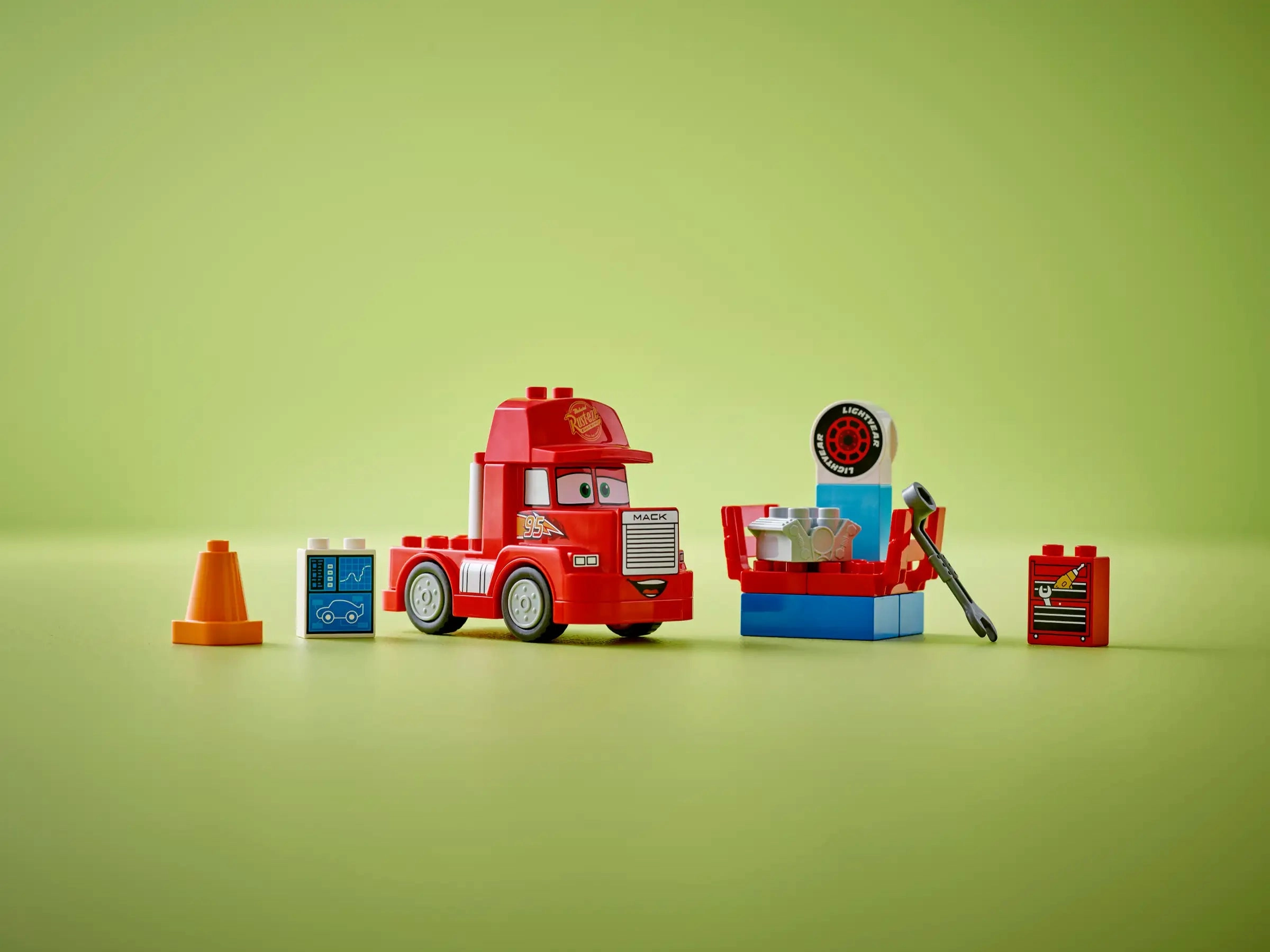 LEGO DUPLO 10417 Mack at the Race