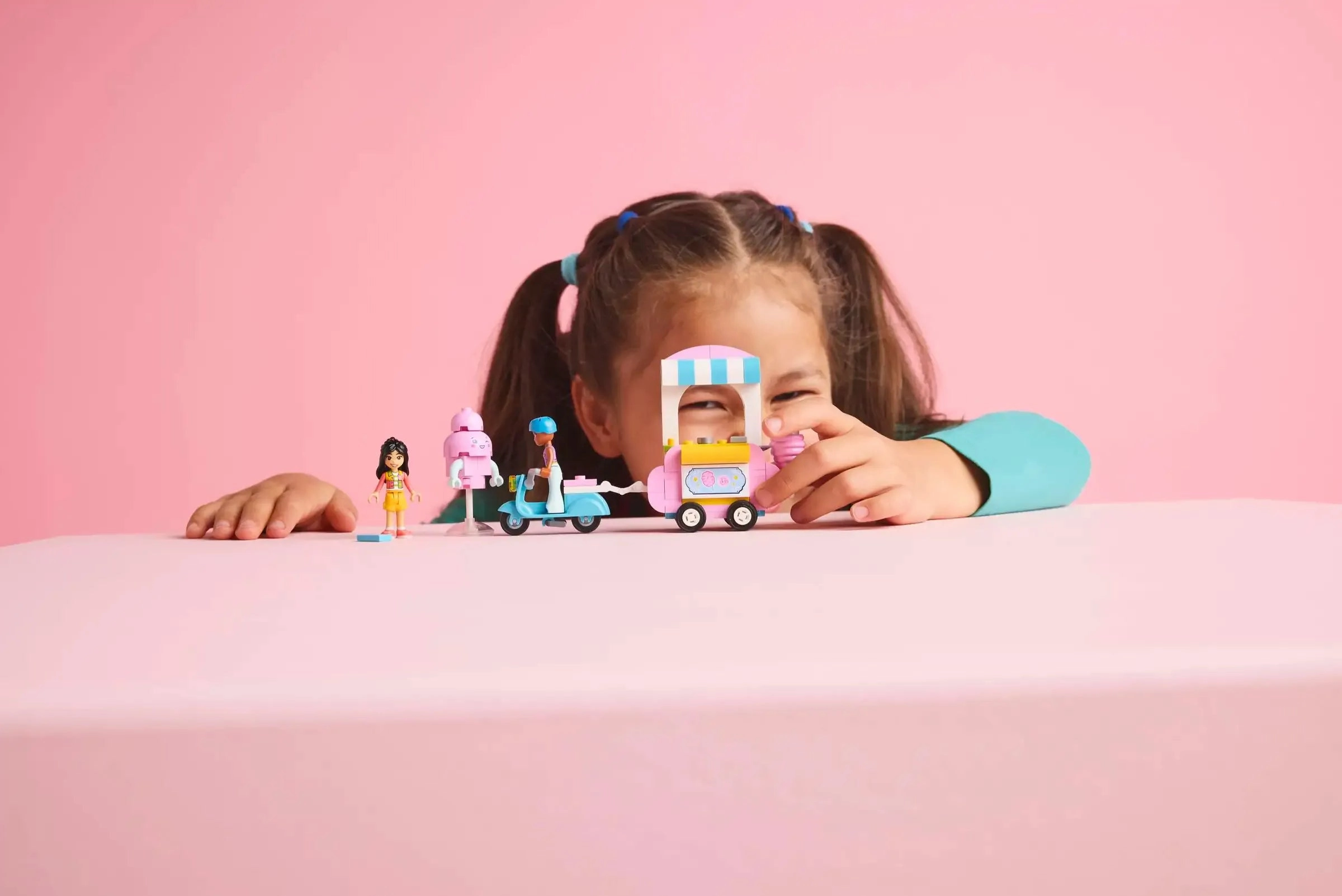 LEGO FRIENDS 42643 Cotton Candy Stand and Scooter