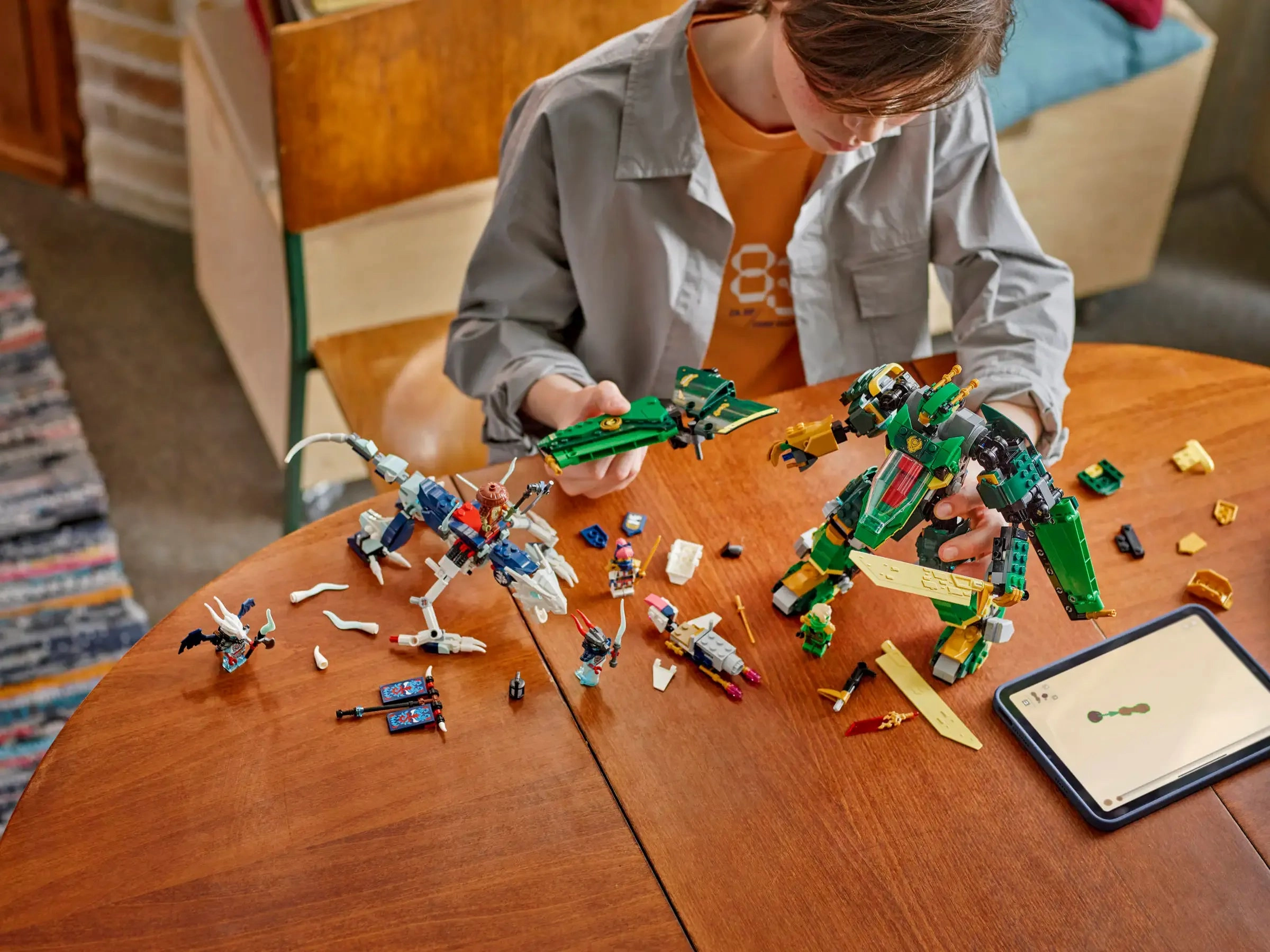 LEGO NINJAGO 71845 Lloyds Jet Mech