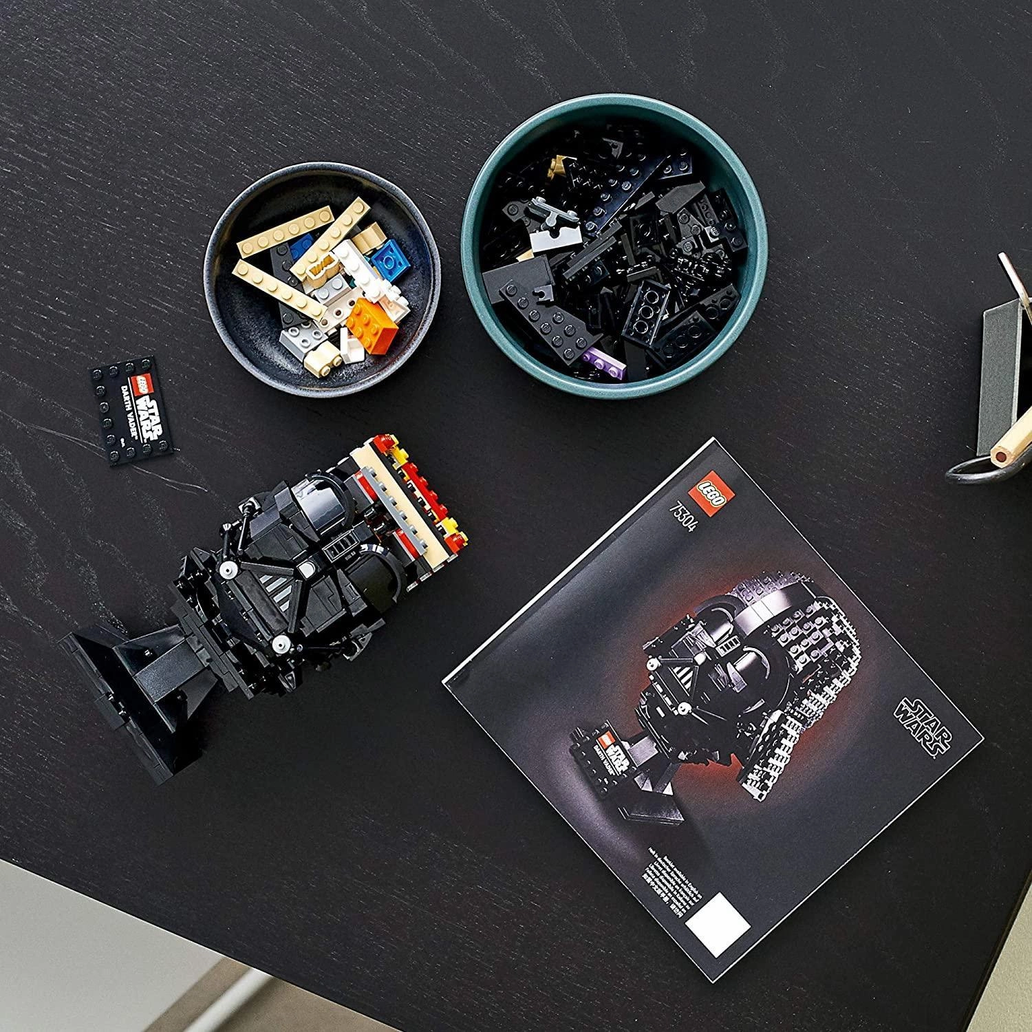 LEGO STAR WARS 75304 Star Wars Darth Vader Helmet Set for Adults