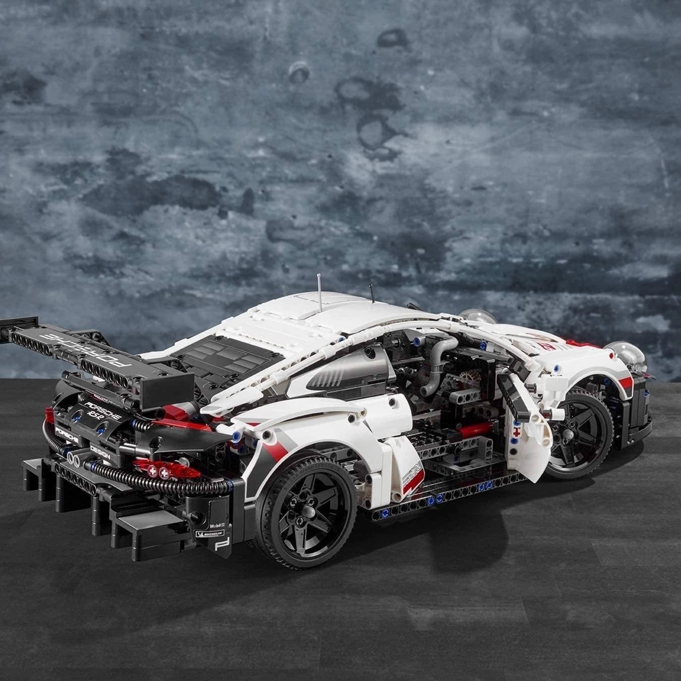 LEGO TECHNIC 42096 Porsche 911 RSR
