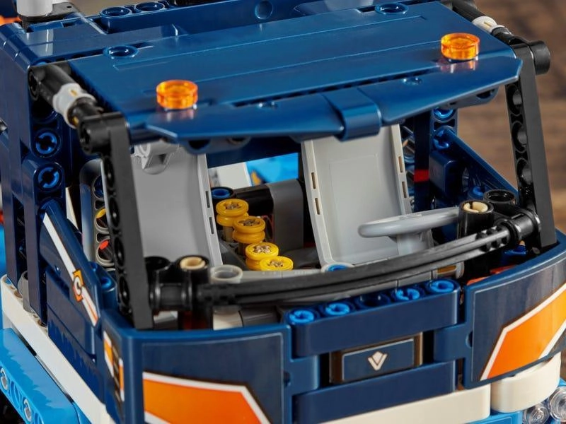 LEGO TECHNIC 42112 Concrete Mixer Truck