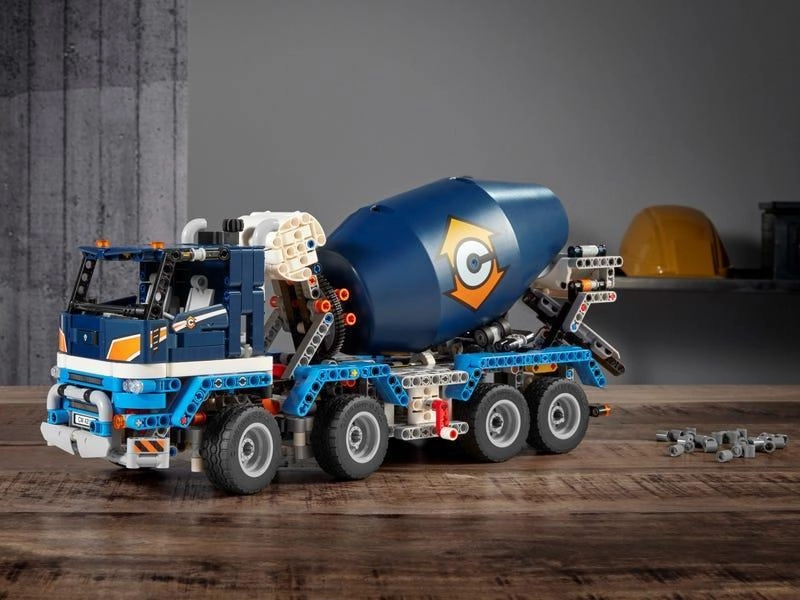 LEGO TECHNIC 42112 Concrete Mixer Truck