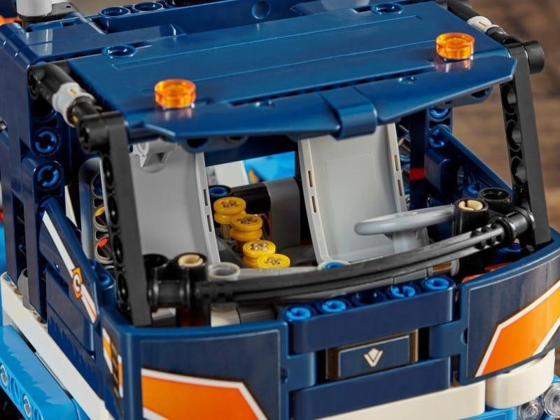 LEGO TECHNIC 42112 Concrete Mixer Truck
