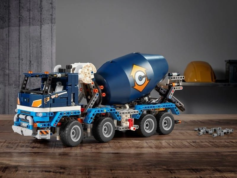 LEGO TECHNIC 42112 Concrete Mixer Truck