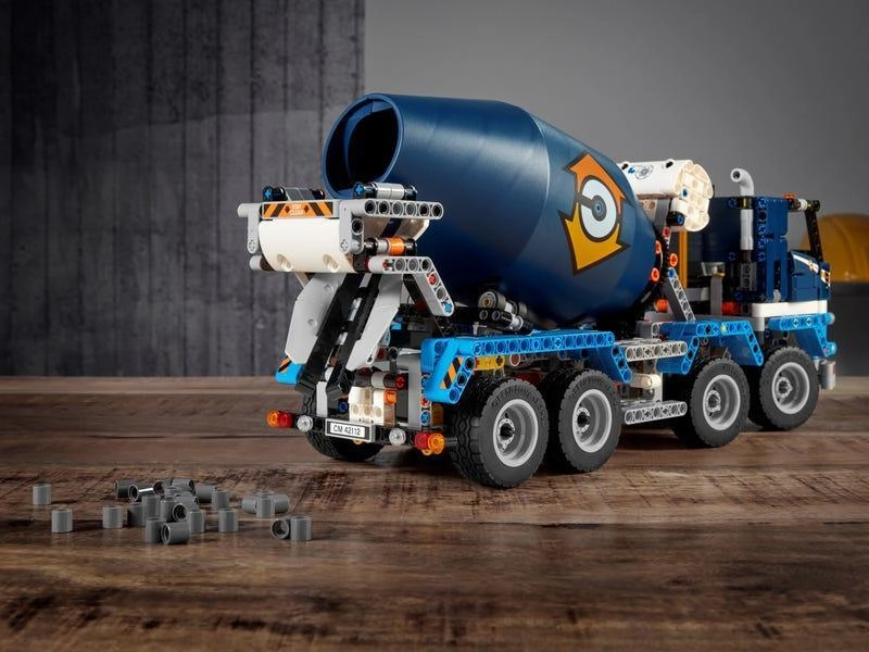 LEGO TECHNIC 42112 Concrete Mixer Truck