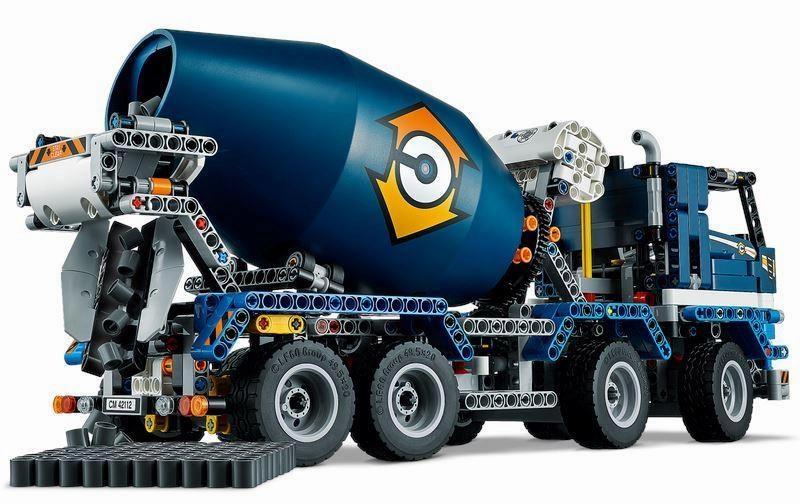 LEGO TECHNIC 42112 Concrete Mixer Truck