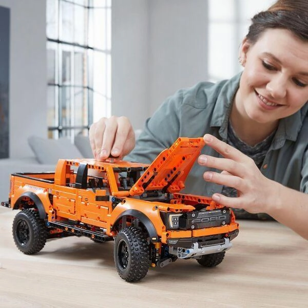 LEGO TECHNIC 42126 Ford F-150 Raptor Model Building Set
