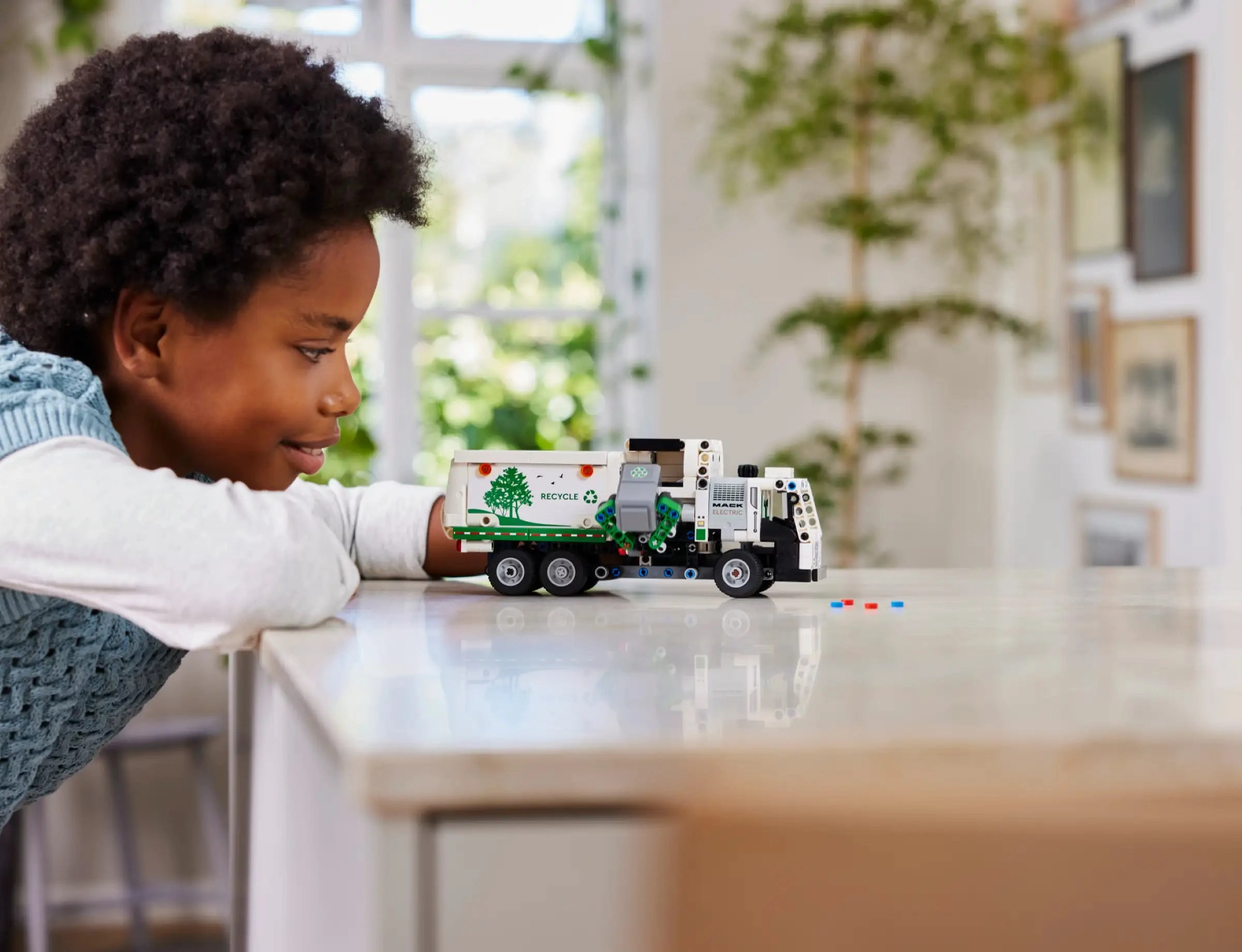 LEGO TECHNIC 42167 Mack LR Electric Garbage Truck