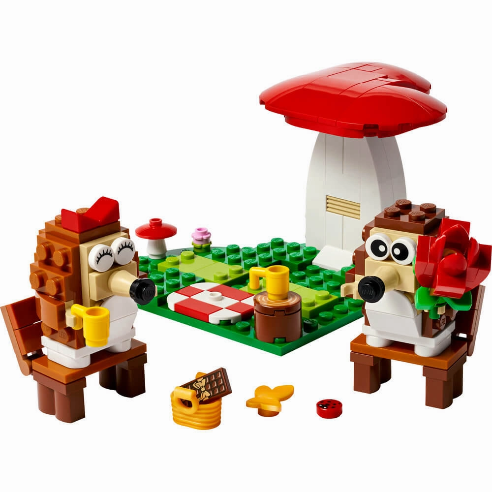 Lego Toys LEGO Iconic Hedgehog Picnic Date Building Kit 40711