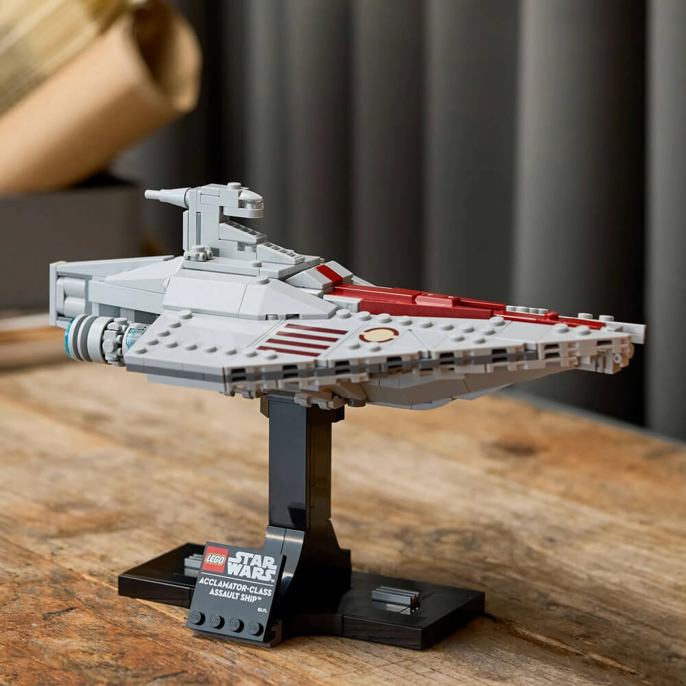 Lego Toys LEGO Star Wars Acclamator-Class Assault Ship Building Kit 75404