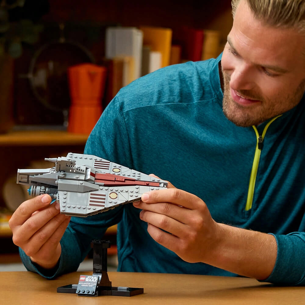 Lego Toys LEGO Star Wars Acclamator-Class Assault Ship Building Kit 75404