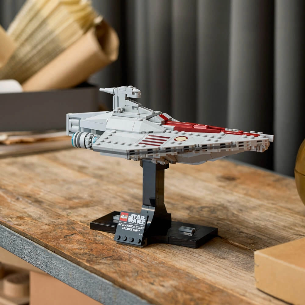 Lego Toys LEGO Star Wars Acclamator-Class Assault Ship Building Kit 75404