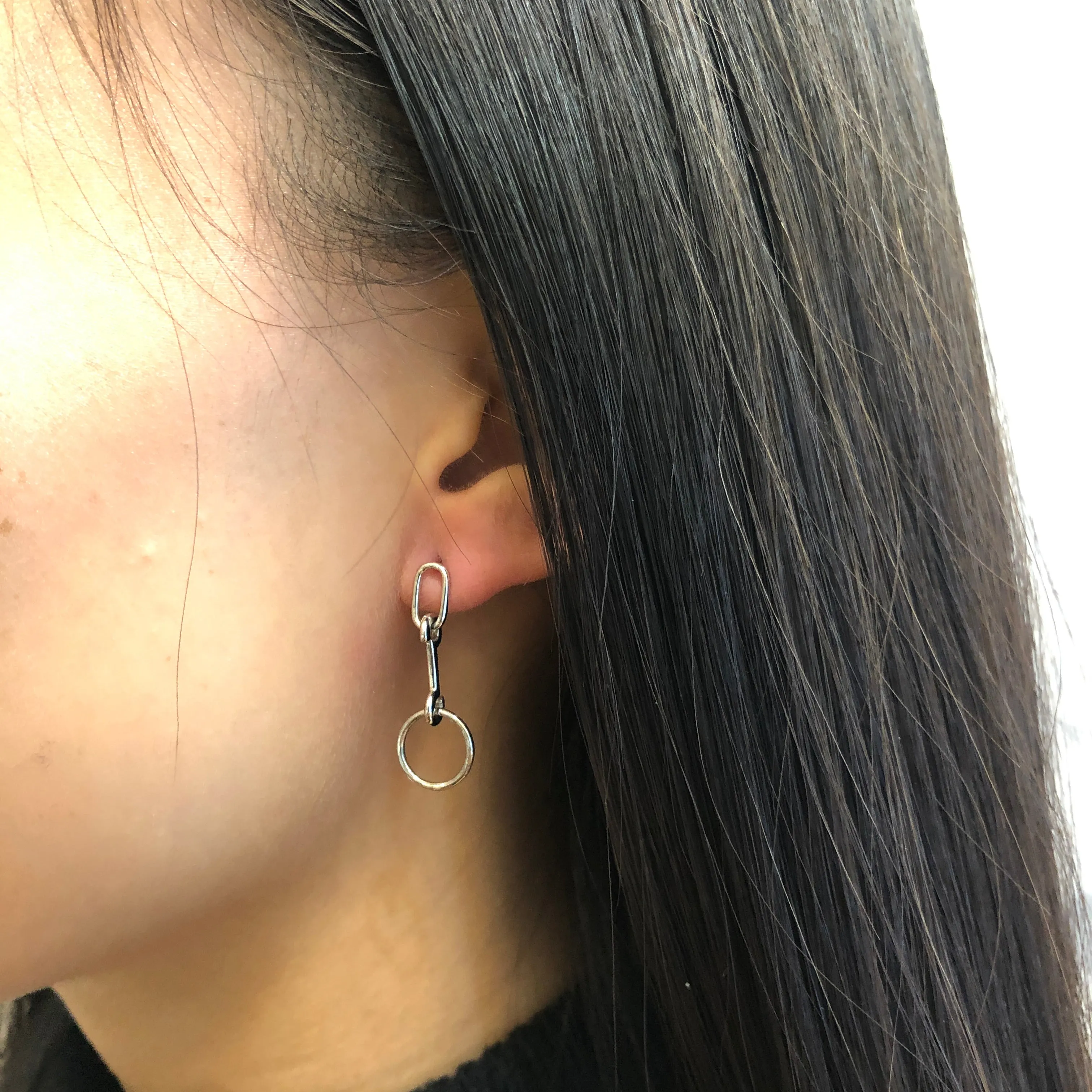 Boucle d'oreille Knight en argent Maria Black Jewellery