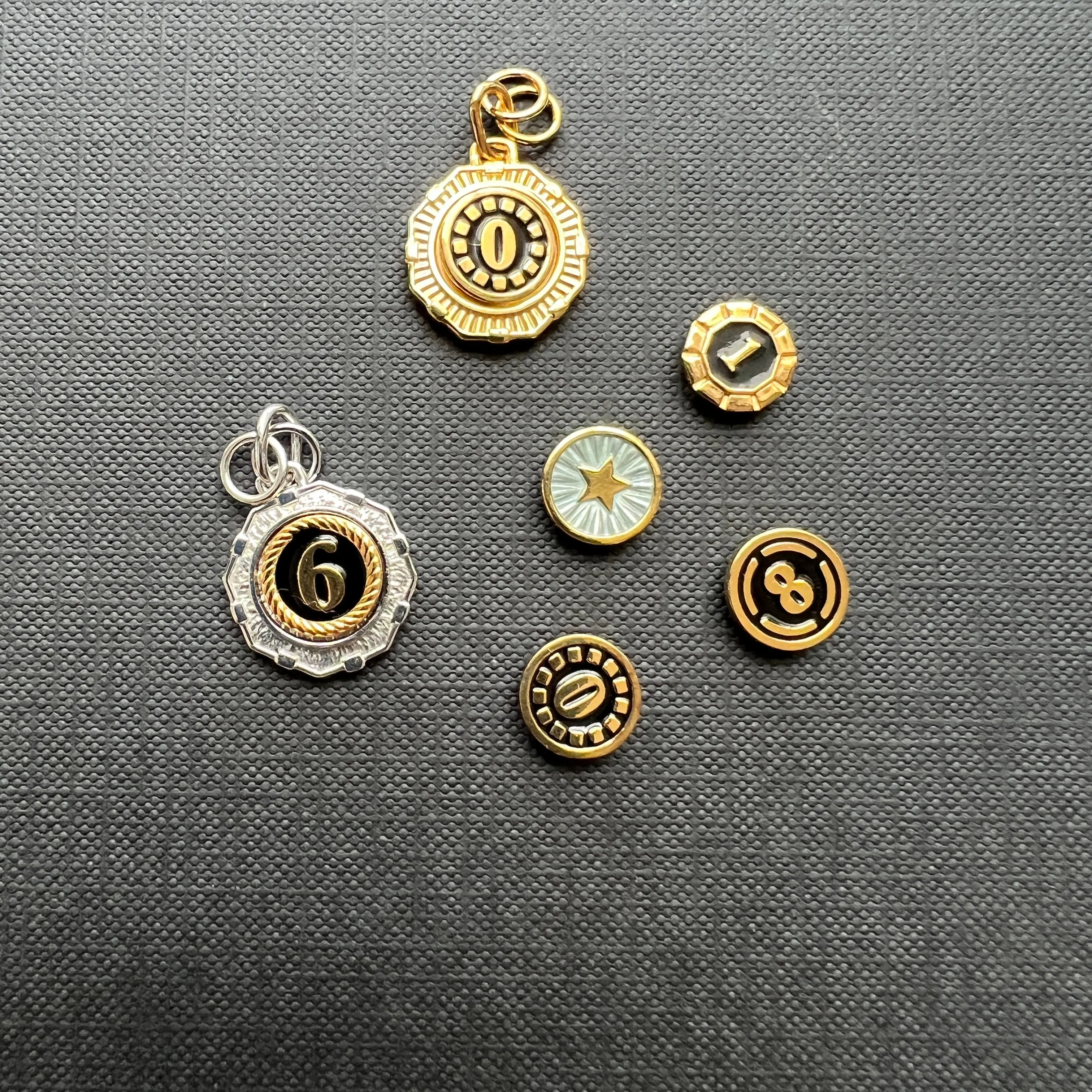 Maria Black Bijoux Pièce de Monnaie Numéro Porte-Bonheur