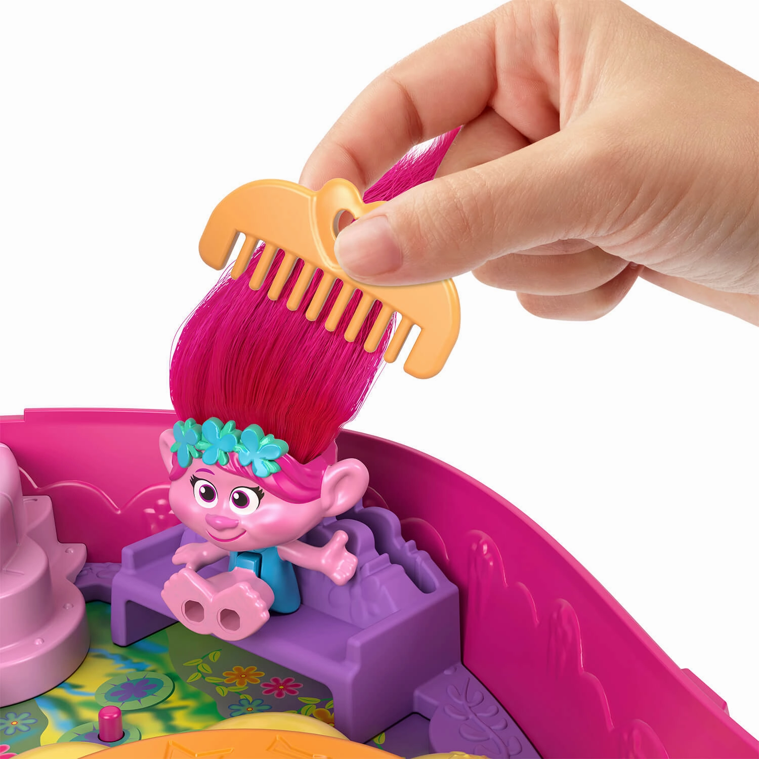Mattel Toys Polly Pocket & Dreamworks Trolls Compact Playset With Poppy & Branch Dolls & 13 Accessories