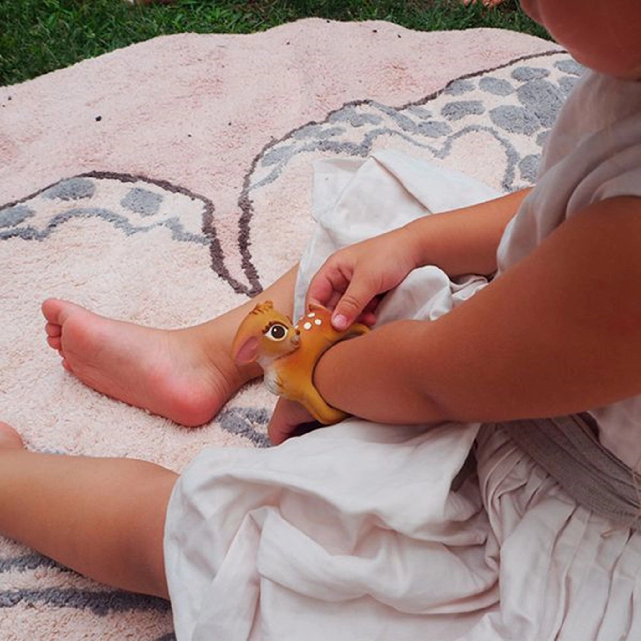 Oli & Carol Bracelet in Nature Rubber Olive the deer