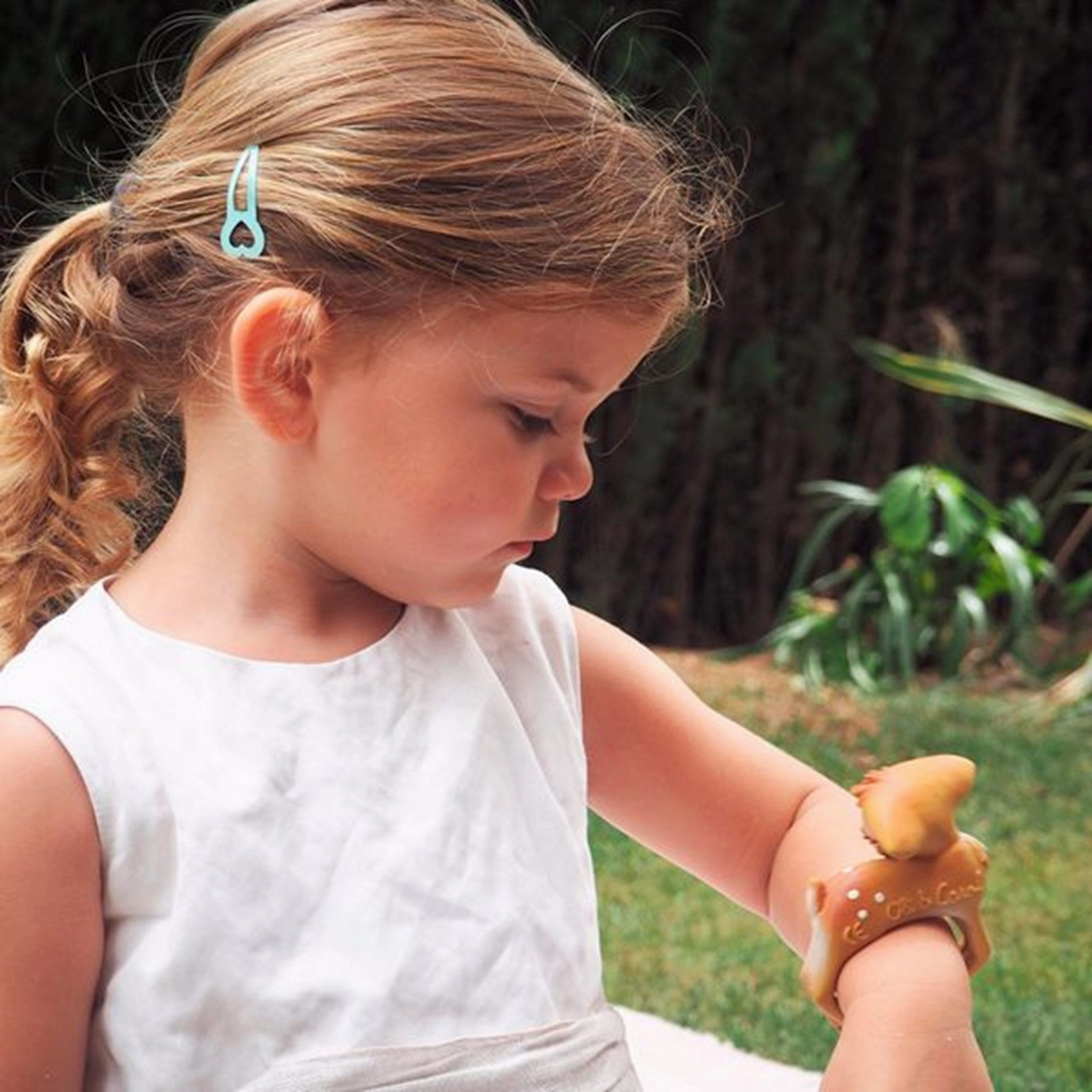 Oli & Carol Bracelet in Nature Rubber Olive the deer