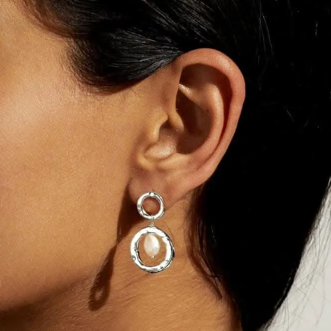 Boucles d'oreilles à anneaux Solaria Baroque Perle argentées 7146 Joma Jewellery