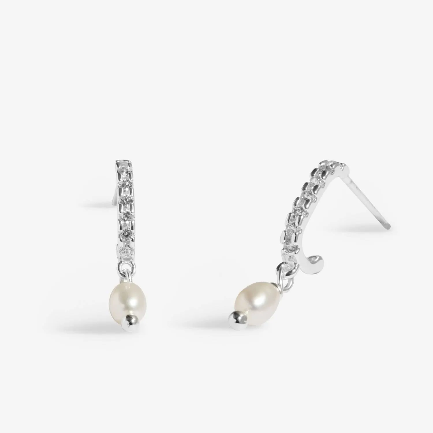 Boucles d'oreilles cercles argentées avec perles pave brillantes 8475 Joma Jewellery